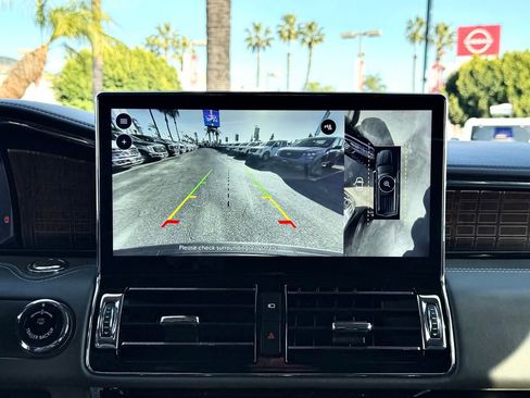 Used 2024 Lincoln Navigator Black Label image 23