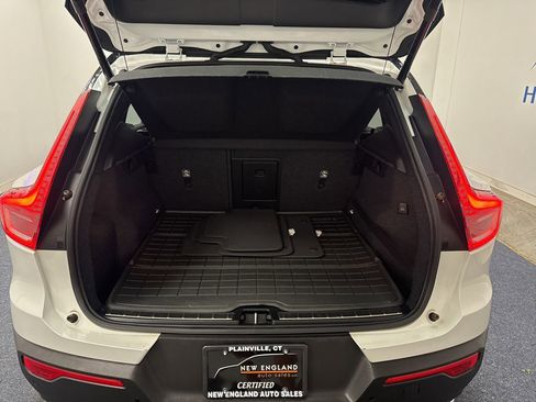 Used 2019 Volvo XC40 T5 R-Design AWD/4WD image 14