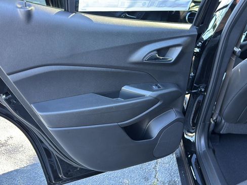 New 2026 Chevrolet Trax LT w/ Driver Confidence Package image 15