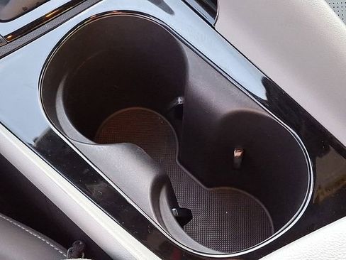 Used 2024 Hyundai Elantra Limited image 31