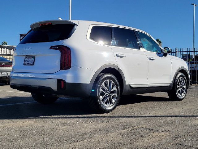 Used 2023 Kia Telluride LX FWD image 4