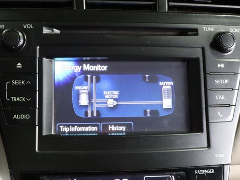 Used 2012 Toyota Prius V Five image 23