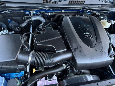 Used 2016 Toyota Tacoma TRD Sport w/ Premium & Technology Package image 14