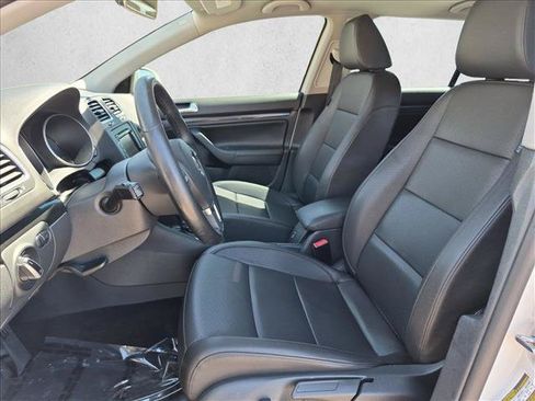 Used 2013 Volkswagen Jetta SE FWD image 14