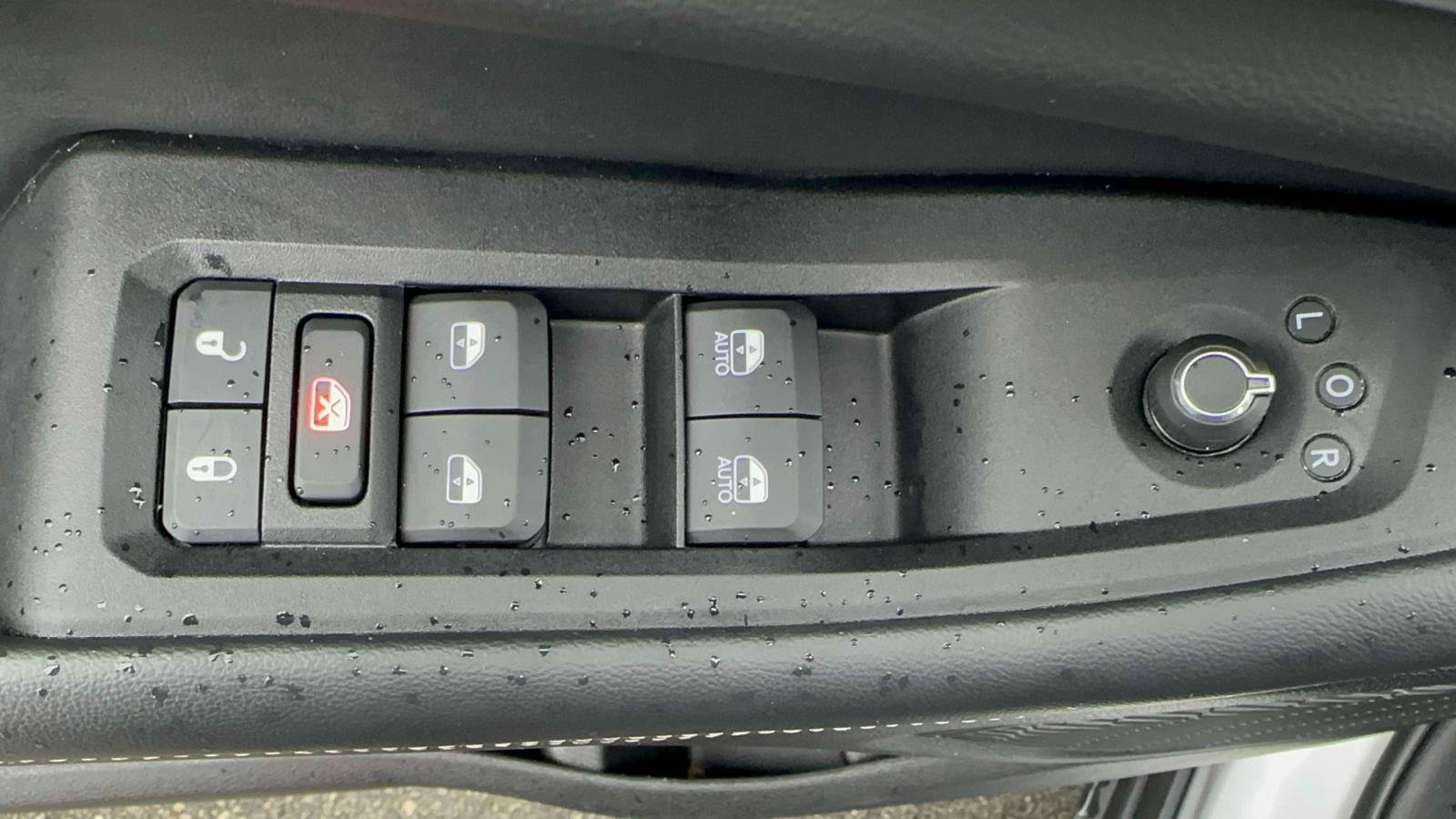 Used 2025 Jeep Grand Cherokee Limited AWD/4WD image 14
