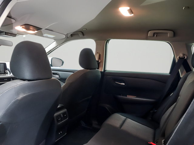 Used 2024 Nissan Rogue SV AWD/4WD image 11