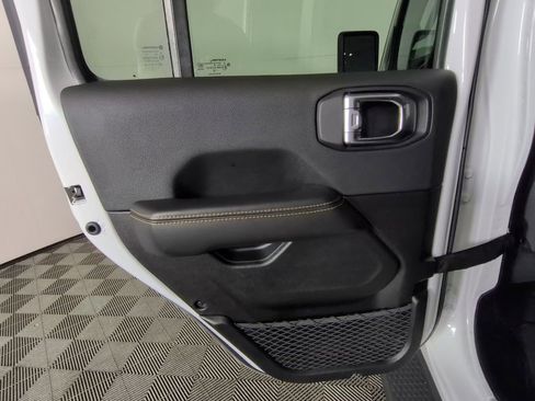 Certified 2025 Jeep Wrangler Unlimited Sahara AWD/4WD image 31