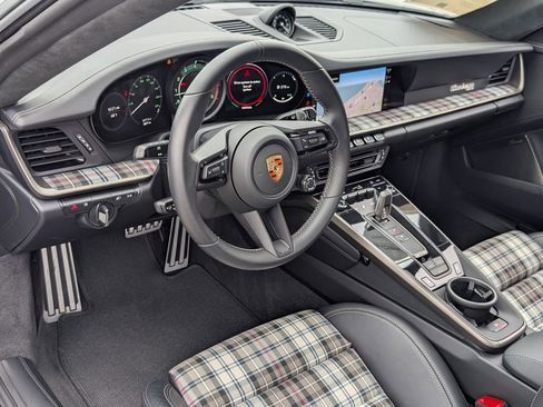 Certified 2025 Porsche 911 Turbo AWD/4WD image 4