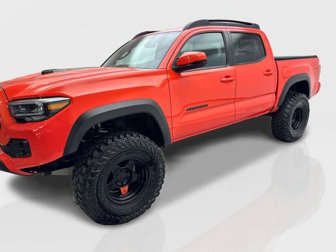 Used 2023 Toyota Tacoma TRD Pro AWD/4WD image 11