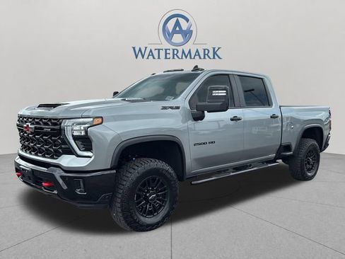 Used 2025 Chevrolet Silverado 2500 ZR2 w/ Technology Package AWD/4WD image 1