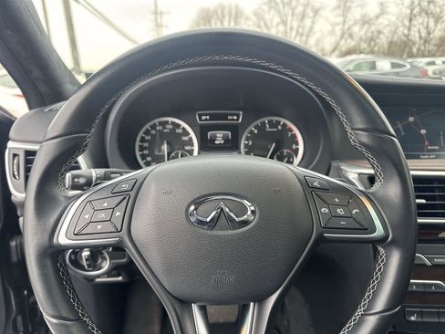 Used 2018 INFINITI QX30 AWD w/ Cafe Teak Theme Package image 19