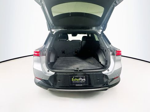 Used 2025 Chevrolet Equinox EV LT w/ Convenience Package image 29