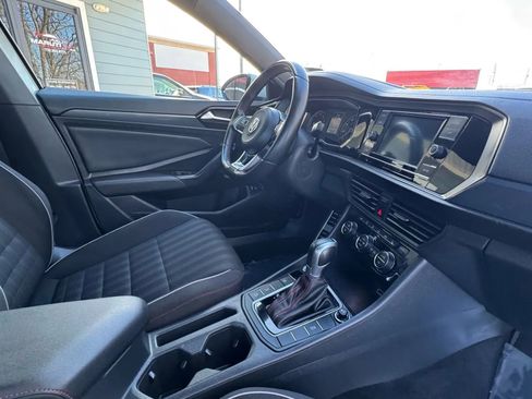 Used 2019 Volkswagen Jetta GLI image 32