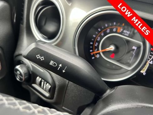 Used 2021 Jeep Gladiator Overland w/ Cold Weather Group AWD/4WD image 33