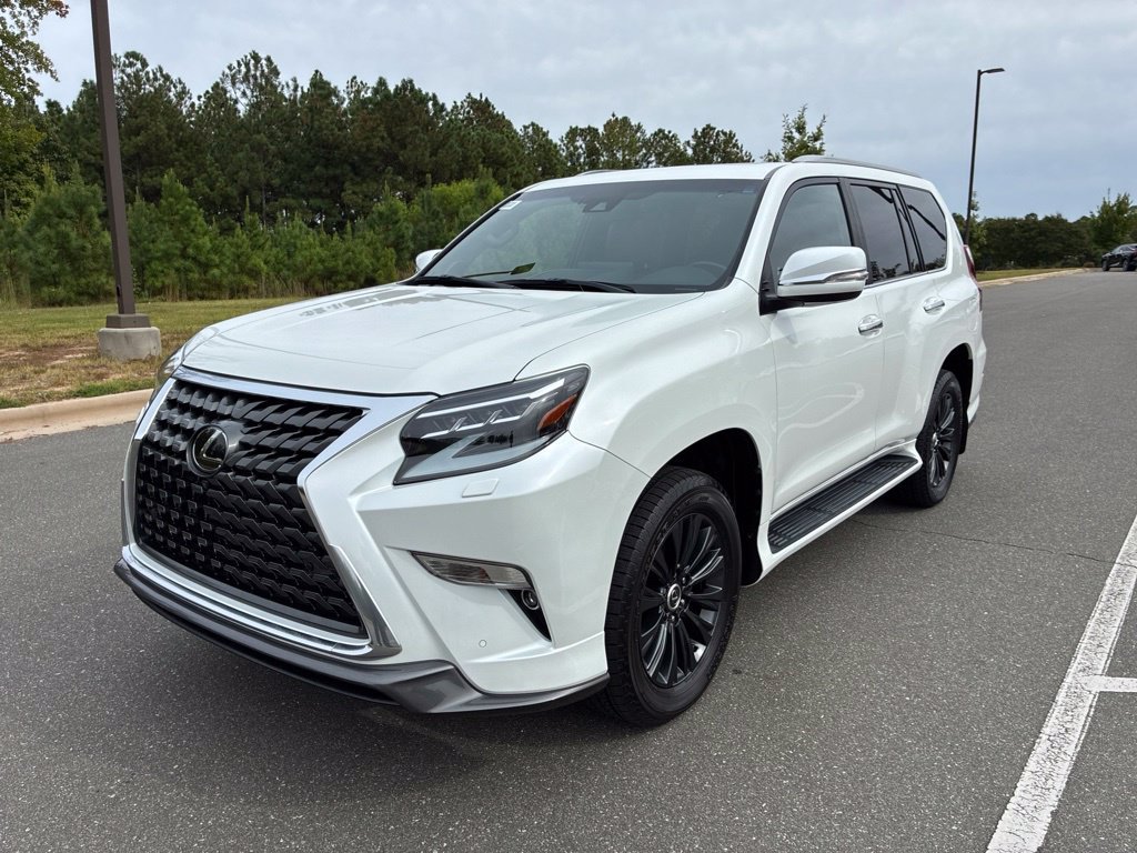 Certified 2022 Lexus GX 460 Luxury w/ Sport Design Package AWD/4WD image 3