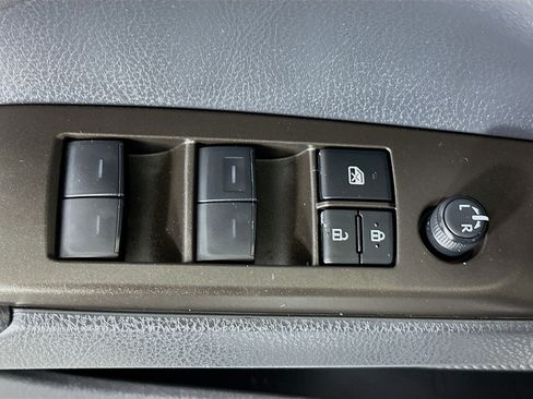 Used 2023 Toyota Camry SE image 14