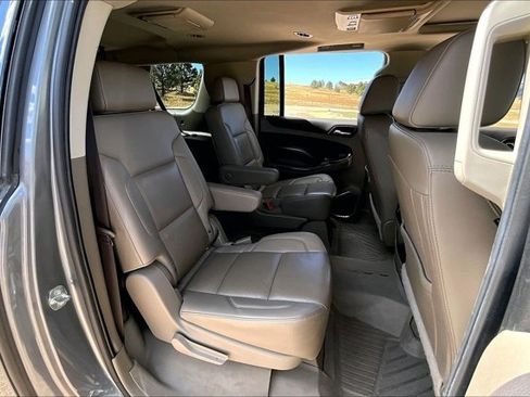 Used 2020 Chevrolet Suburban LT AWD/4WD image 25