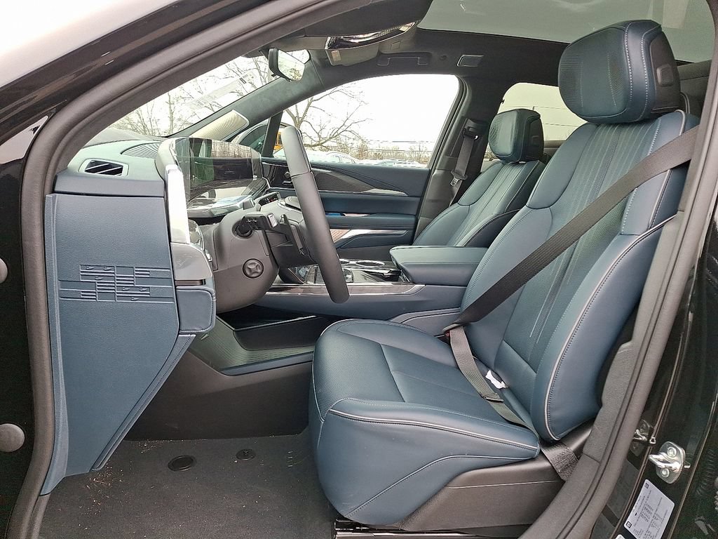 New 2025 Cadillac Escalade IQ Luxury 2 AWD/4WD image 9