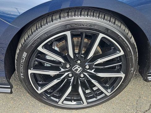 Used 2024 Honda Accord Touring image 7