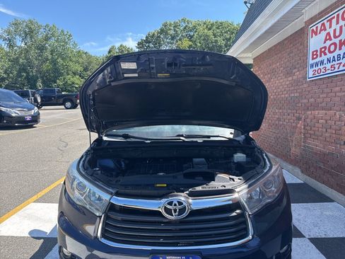 Used 2016 Toyota Highlander XLE AWD/4WD image 36