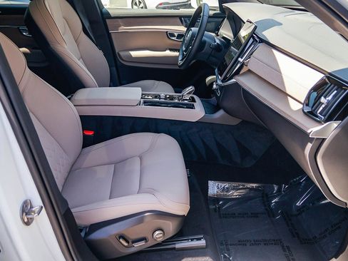Certified 2026 Volvo XC90 B5 Plus w/ Protection Package AWD/4WD image 19