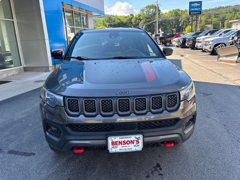 Used 2023 Jeep Compass Trailhawk w/ Trailhawk Elite Group AWD/4WD image 9