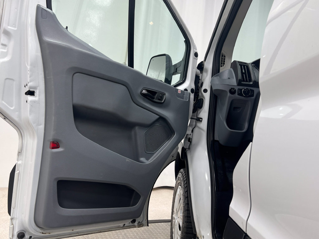 Used 2019 Ford Transit 150 148 Low Roof w/ Exterior Upgrade Package RWD image 14
