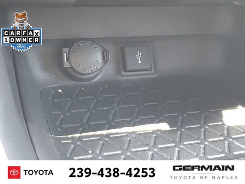 Used 2022 Toyota RAV4 XLE Premium AWD/4WD image 32