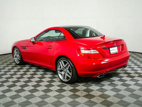Used 2013 Mercedes-Benz SLK 250 image 3