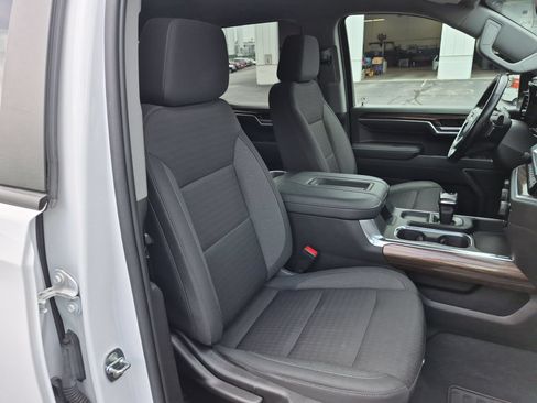 Certified 2022 Chevrolet Silverado 1500 LT w/ Z71 Off-Road Package AWD/4WD image 28