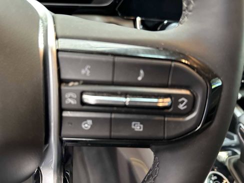 Used 2025 Chevrolet Colorado ZR2 w/ Midnight Edition AWD/4WD image 28