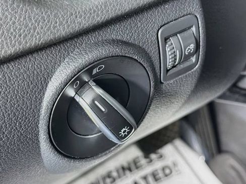 Used 2018 Volkswagen Tiguan Limited AWD/4WD image 10