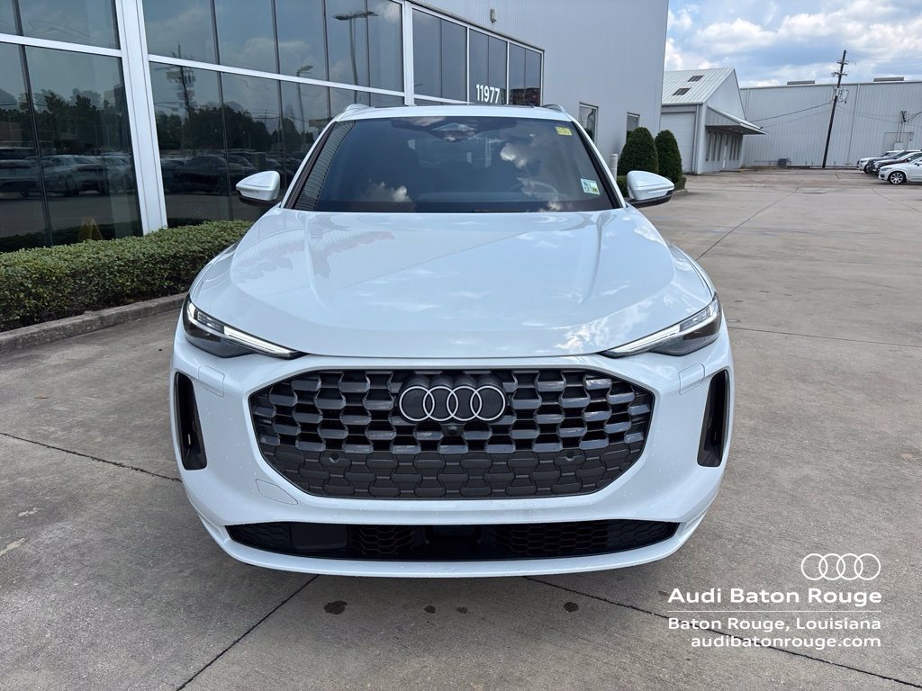 Used 2025 Audi Q5 Premium Plus w/ Premium Plus AWD/4WD image 2