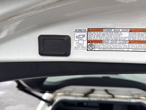 Used 2016 Toyota RAV4 SE FWD image 9