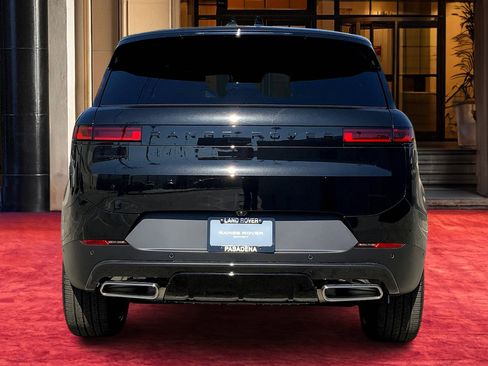New 2025 Land Rover Range Rover Sport SE image 4