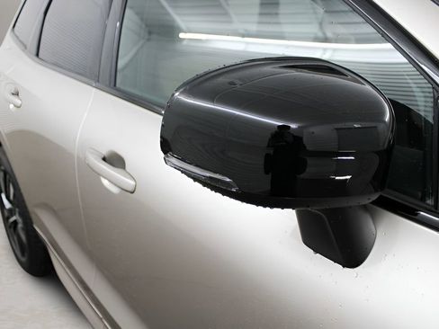 New 2026 Volvo XC60 B5 Core w/ Protection Package Premier image 18