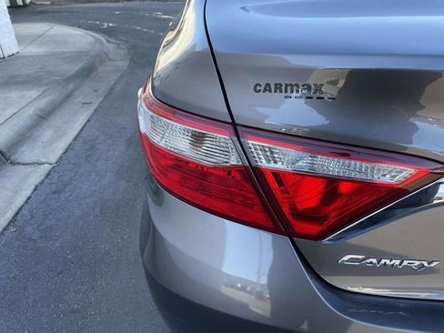 Used 2015 Toyota Camry LE image 18