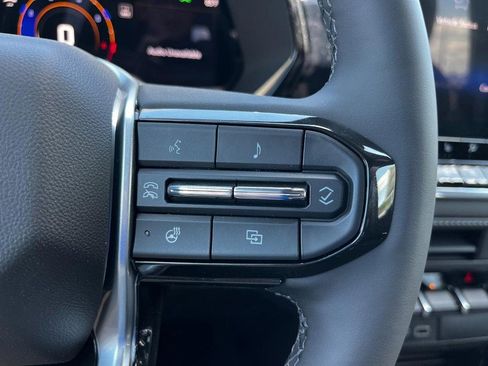 New 2025 Chevrolet Colorado LT w/ LT Convenience Package image 30