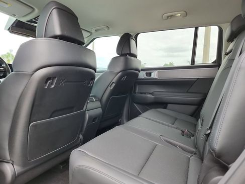 Used 2025 Hyundai Santa Fe SEL FWD image 23