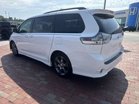 Used 2015 Toyota Sienna SE w/ SE Preferred Package FWD image 34