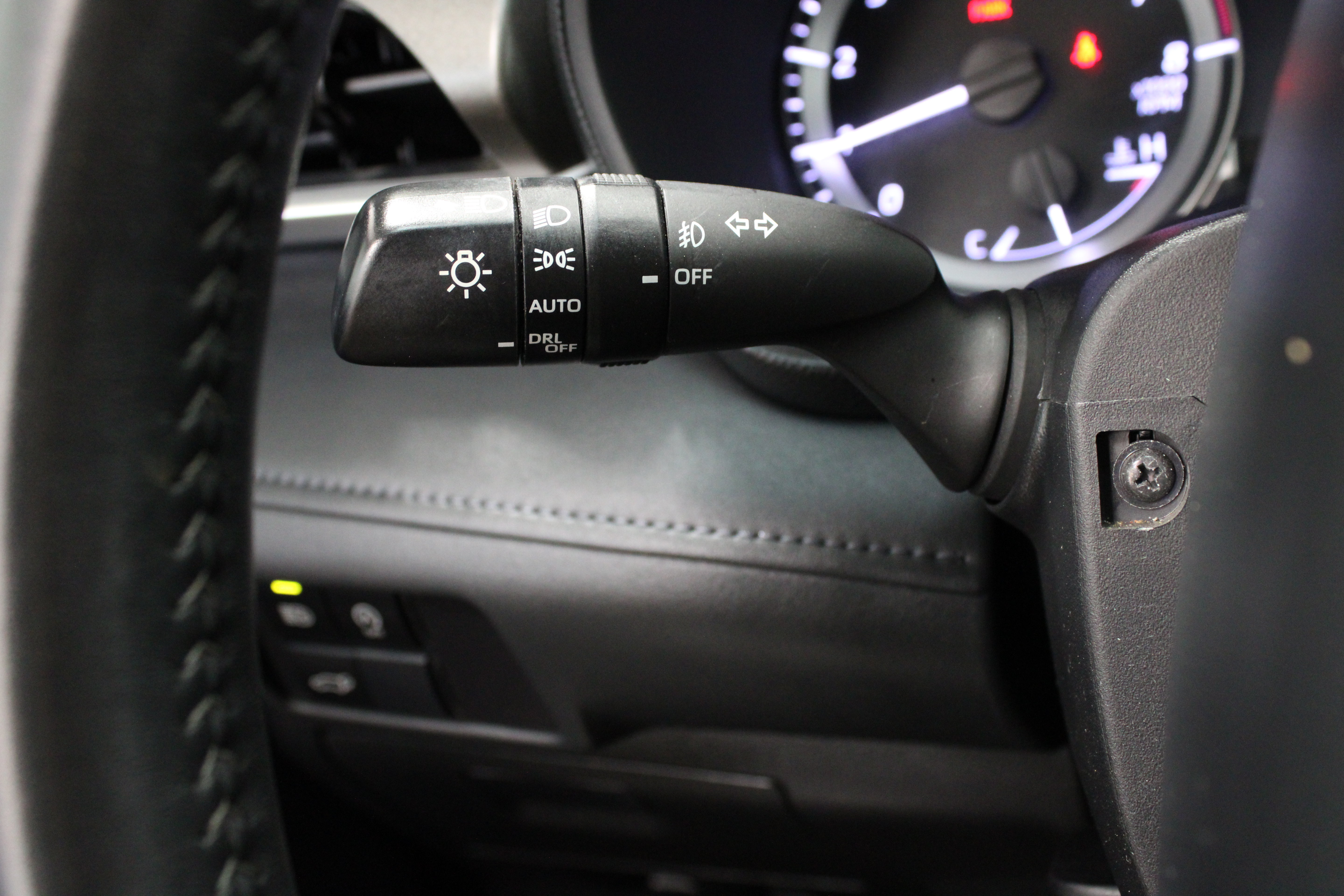 Used 2023 Toyota Highlander LE FWD image 25