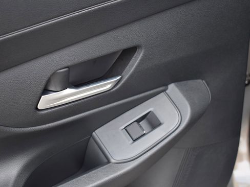 Used 2026 Nissan Sentra SV w/ SV Convenience Package FWD image 39