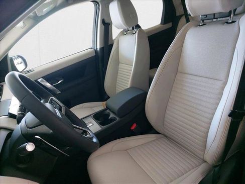 New 2025 Land Rover Discovery Sport S image 15