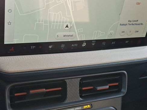 Used 2025 Ford Maverick Lariat w/ 4K Tow Package image 15