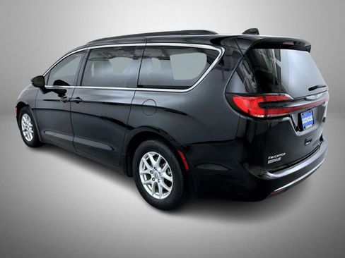 Used 2022 Chrysler Pacifica Touring-L FWD image 7