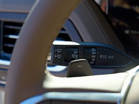 New 2026 GMC Yukon Denali w/ Sun & Power Step Package image 17