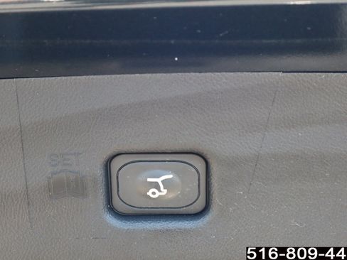 Used 2023 Lincoln Nautilus Reserve w/ Cargo Utility Package AWD/4WD image 32