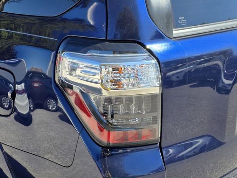 Used 2021 Toyota 4Runner SR5 Premium w/ Moonroof Package image 7