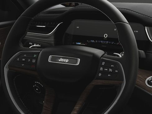 New 2025 Jeep Grand Cherokee Limited w/ Black Appearance Package image 30