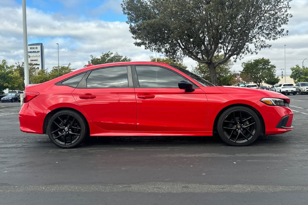 Used 2023 Honda Civic Sport image 3